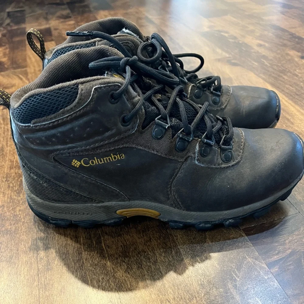 Columbia Kids' newton ridge  Black and Brown Boots